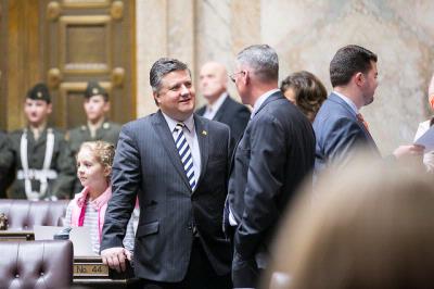 Rep. Harmsworth votes to pass bipartisan 2015-17 operating budget